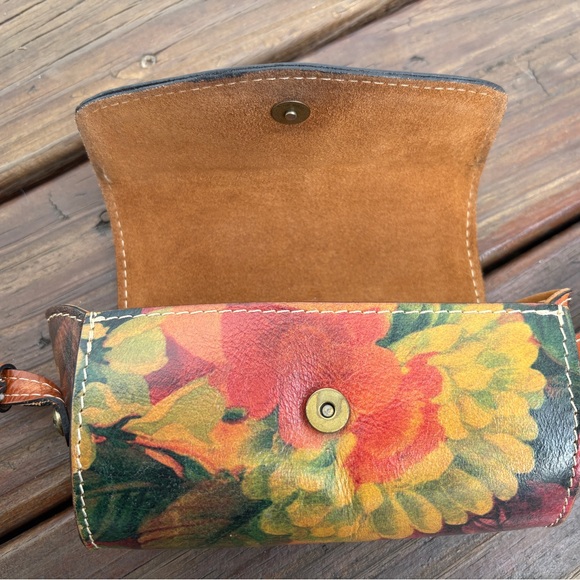 Patricia Nash Heritage Amatrice Floral Leather Mini Barrel Crossbody Bag - Picture 4 of 6